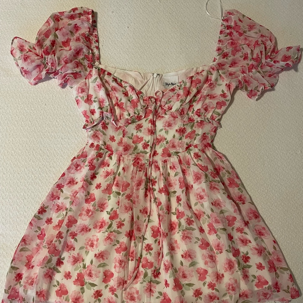 Pink & white floral dress from Swoon Boutique in size small